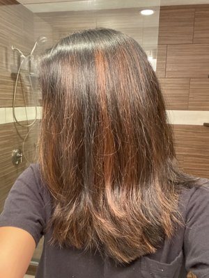 This isn't even balayage. It's hi-lights near the roots. It's uneven and streaky.