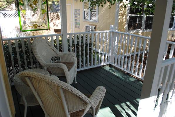 Patio Seating for Royal Oaks Cottage