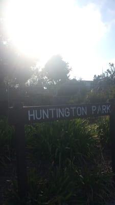 Huntington Park: sign off Carlson Street