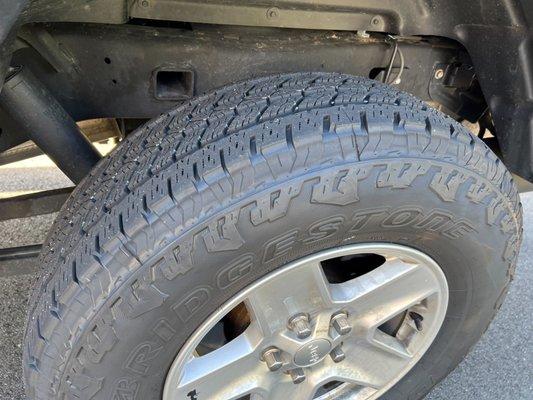 Bridgestone Dueler AT are an awesome fit for my 2020 Jeep Gladiator and is very smooth and best part is Amazing Value at Creonte Tires!!!