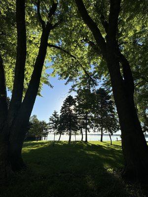 Beautiful morning view of Round Lake