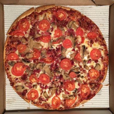 Mushroom, bacon and tomato, thin crust, square cut