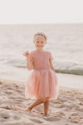 Extended Family Photography at Beachwalk Beach by Alyssa Staats Photography