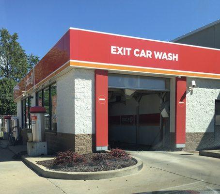 Carwash with vacs.