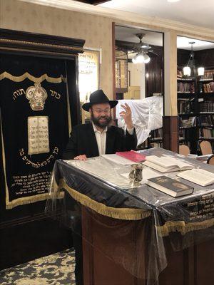 R' Yochanan Marosow. Rabbi at Beis Menachem Mendel.