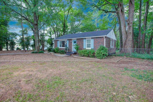 2102 Rosser Rd, Tucker Home for sale!