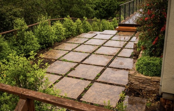 Colored stamped heavy stone concrete grid