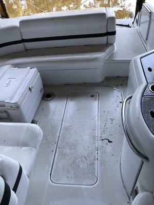 Mobile boat cleaning