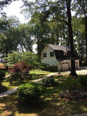 The Carriage House, located behind the main house, is very private which makes it perfect for romantic getaways or corporate guests.