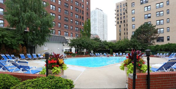 Flamingo-On-the-Lake Apts