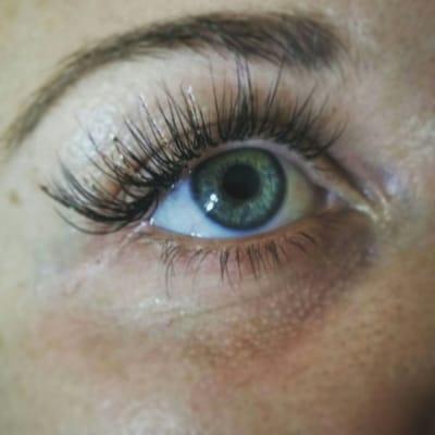 Full set of lashes with glitter add on