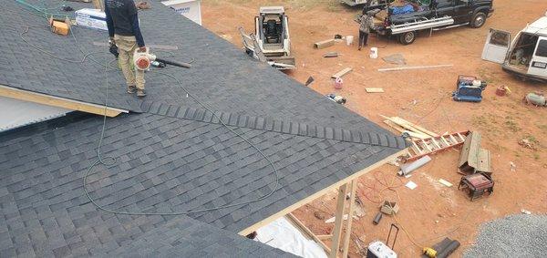 Shingles roof