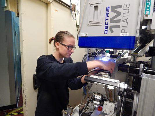 Me changing samples at beamline 12.3.2.