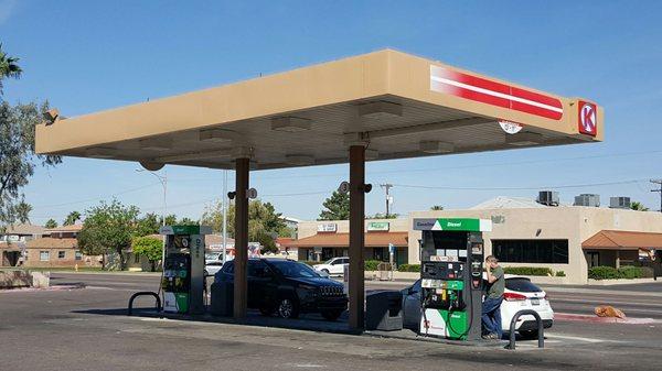 They sell gas, too (03/18/17). #Phoenix #CircleK