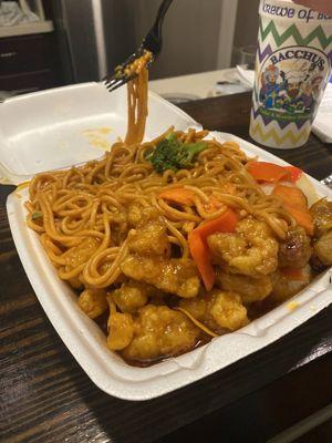 orange chicken w vegetable lo mein