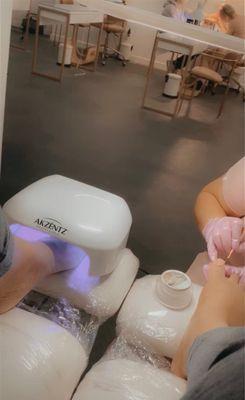 Gel application on toes