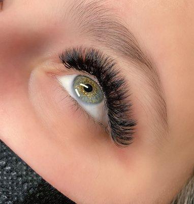 Mega volume lashes