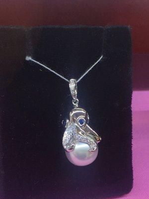 Octopus pendant with pearl