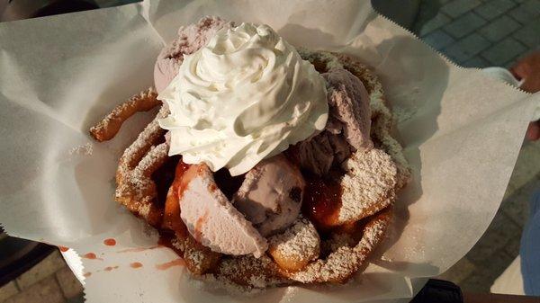 Funnel Cake with Fresh Strawberries and Black Cherry Vanilla Ice Cream (09/16/16). #RedondoBeach #Dessert #IScreamForIceCream