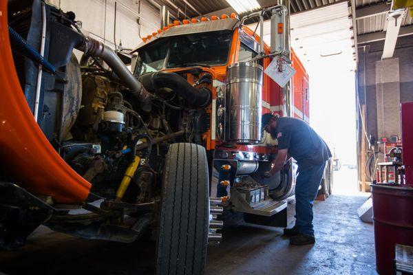 Foley's Truck Shop in Chanute provides fast, reliable, total truck service for all makes and models of commercial on-highway trucks