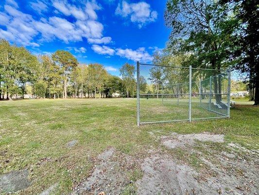 a baseball / softball practice field