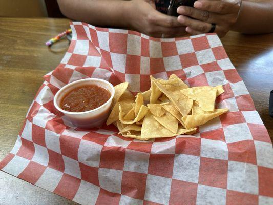 All tables get chips and salsa