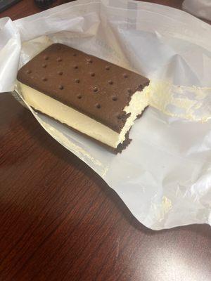 7-Select Ice Cream Sandwich 6oz