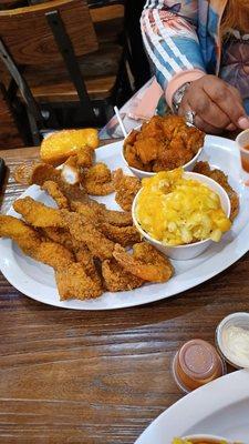 Catfish shrimp Mac & cheese & yams