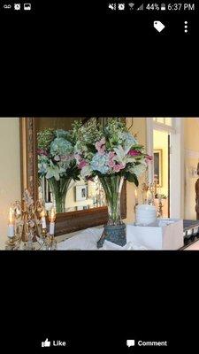 Wedding arrangement at the Edenton Barker House