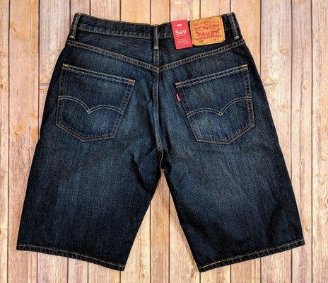 Levi's 559 loose straight Jean shorts $32.99