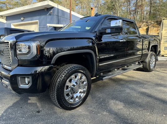 Full paint correction on a 2015 gmc Denali finished with a 5yr ceramic coating!!!