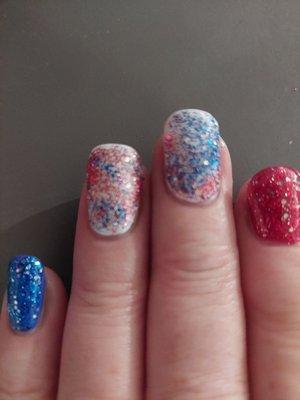 See the glitter mix and the short index nail.