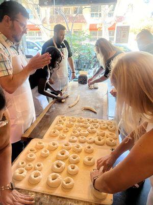 Rolling bagels