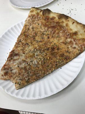 Decent pizza with a nice crunch