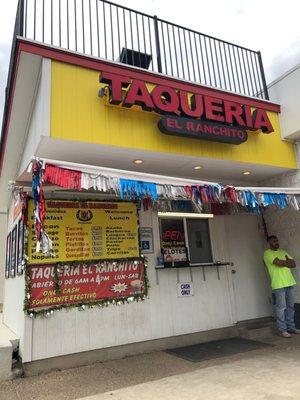 Store front Taquería El Ranchito