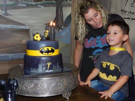 Batman cake