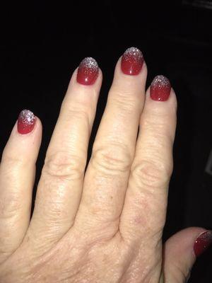 Always had a good job done here. Tried something new last time 11/29/17 and they did a super nice job on my Christmas ombré nails.