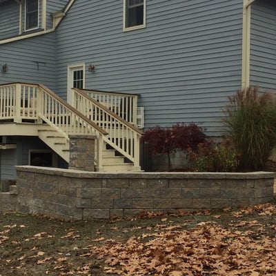 Retaining wall and column