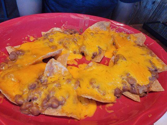 Bean and cheese nachos, full order