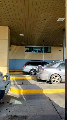 The worst set up drive-thru system I've ever seen at a bank.