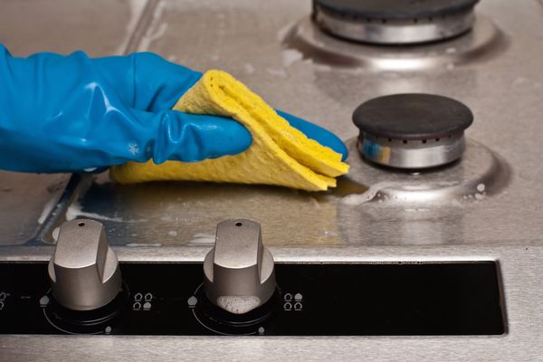 Kitchen cleaning for homes or restaurants