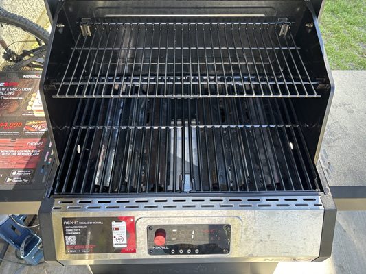 Clean grill ... used about 5-6 times. What a joke!