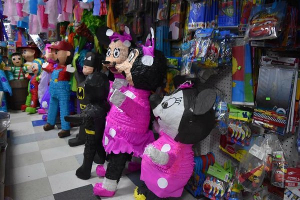 Piñatas For Any Birthday Party !