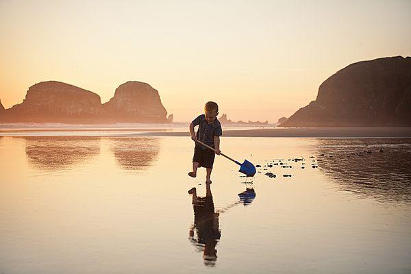 Candid lifestyle / family portrait in Cannon Beach, Oregon