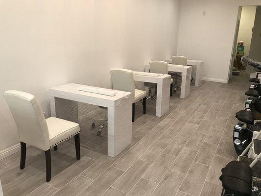 Manicure tables