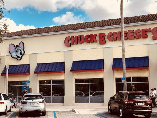 Every parent needs to visit Chuck E Cheese