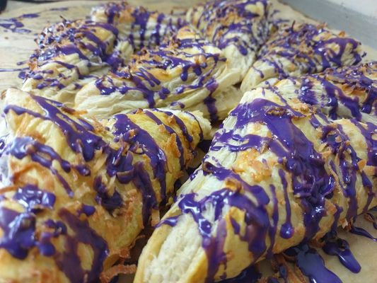 Manny's Bakery 
 Get your freshly baked Spanish Rolls, Ube and Onion rolls. "oh, so yummy!"