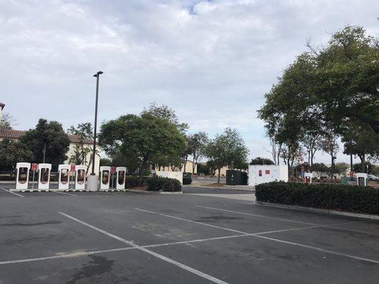 7.30.22 8 new Tesla Superchargers in Las America's just opened up!