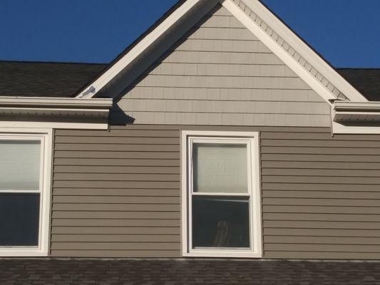 Nov 2019 D4 Straight Certainteed siding. Sterling Grey Shake Accent