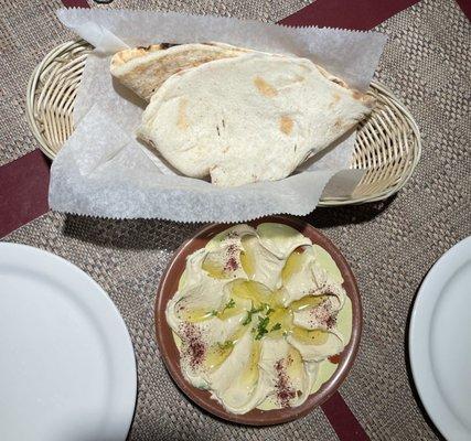 Hummus Beiruti